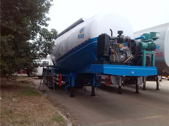 集装箱运输半挂车