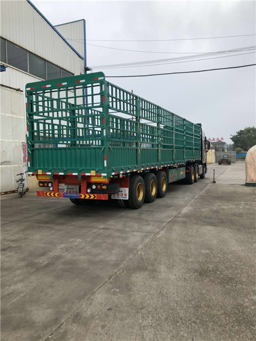 仓栏式半挂车