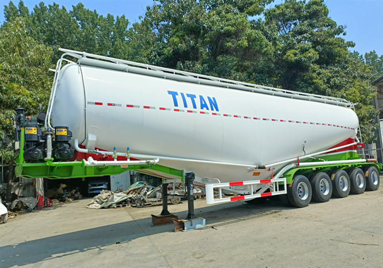 山东水泥罐车厂家